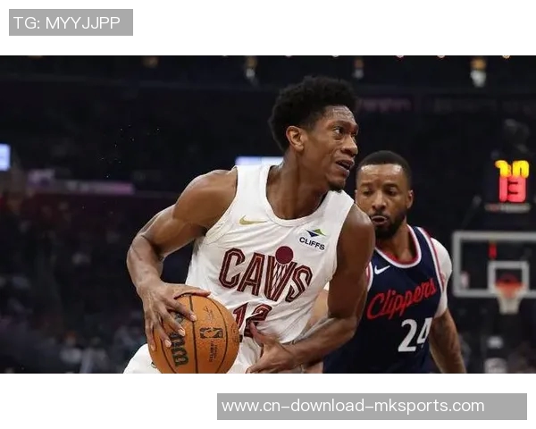 亨特首发表现抢眼24分钟内高效20分助球队赢得胜利