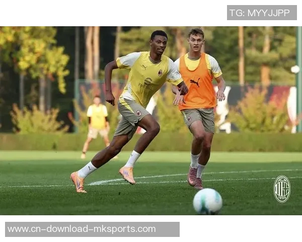 莱奥提前回归米兰积极训练全力争取重返首发阵容 莱奥提前回归米兰积极训练全力争取重返首发阵容