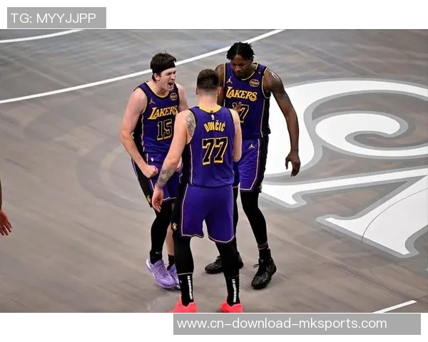 东契奇盛赞詹姆斯合作愉快认为其对湖人当下胜利至关重要