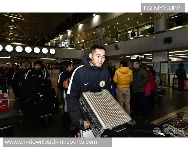 快船队启程前往盐湖城开启新赛季首场客场挑战众将士齐聚登机照曝光